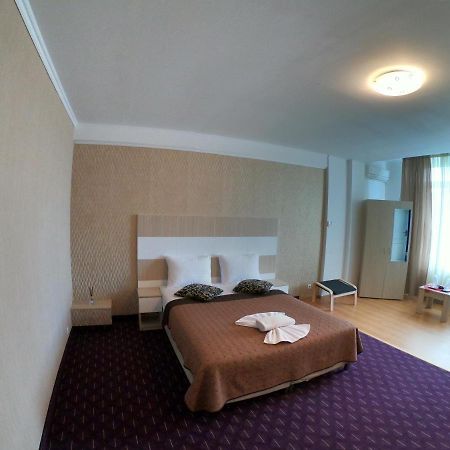 Hotel Mon Caprice Bükreş Dış mekan fotoğraf