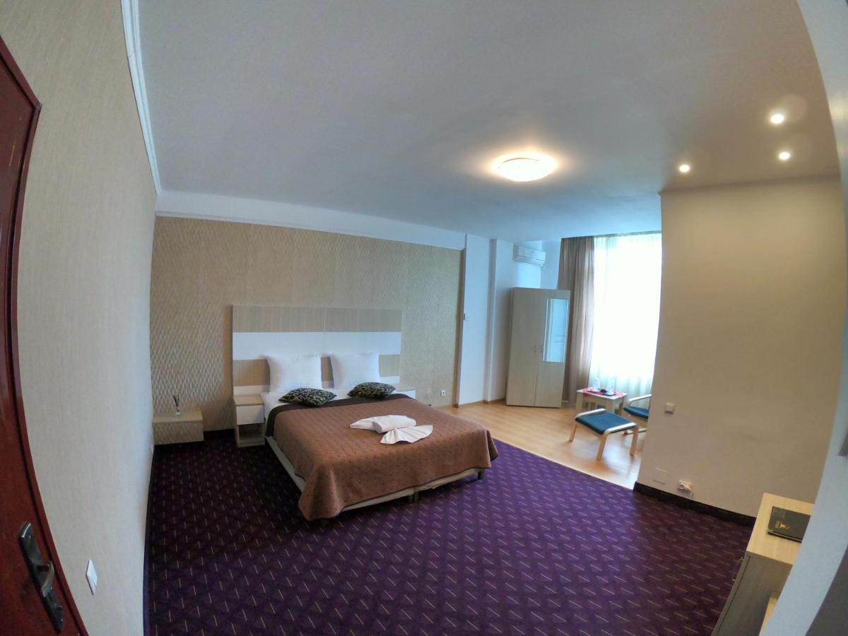 Hotel Mon Caprice Bükreş Dış mekan fotoğraf