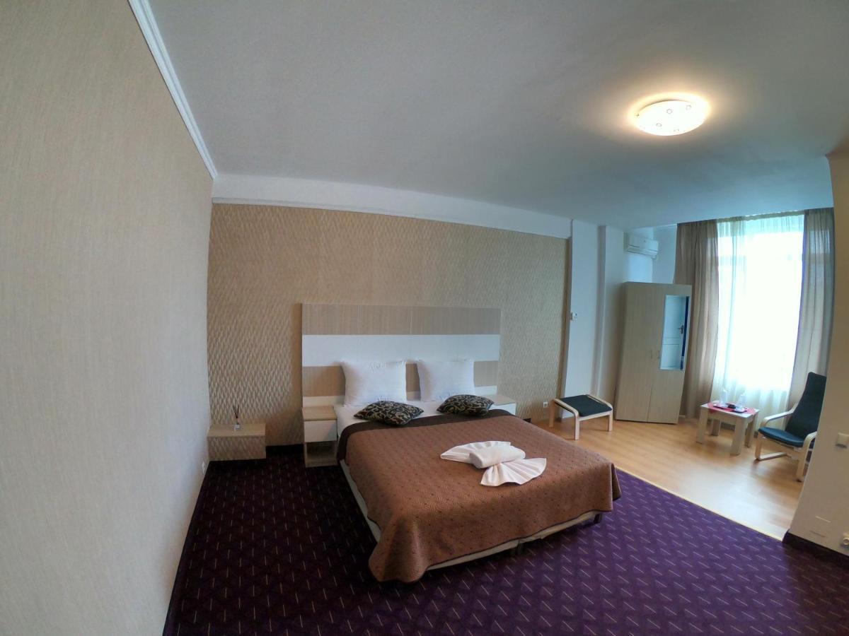 Hotel Mon Caprice Bükreş Dış mekan fotoğraf