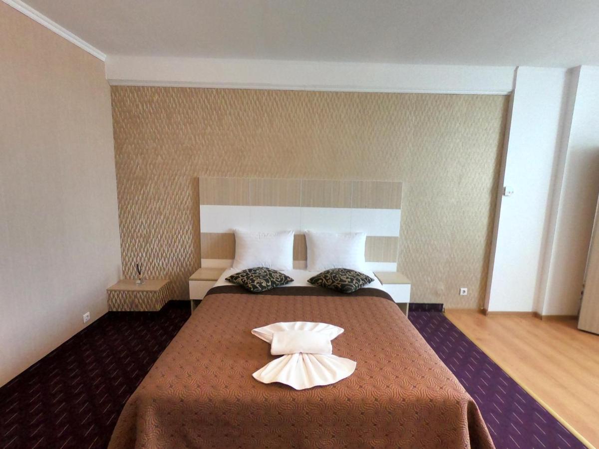 Hotel Mon Caprice Bükreş Dış mekan fotoğraf
