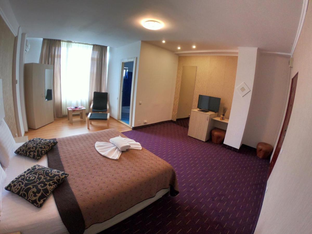 Hotel Mon Caprice Bükreş Dış mekan fotoğraf