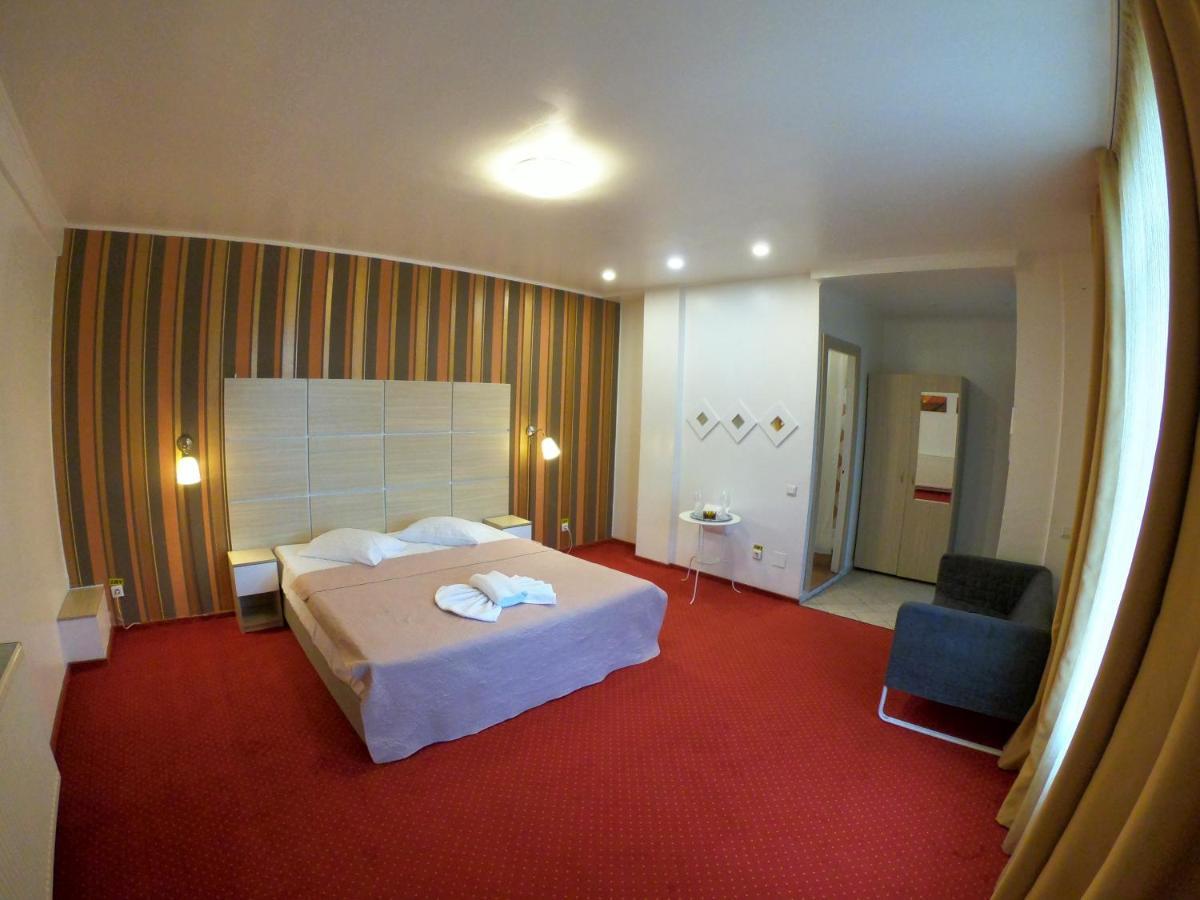 Hotel Mon Caprice Bükreş Dış mekan fotoğraf