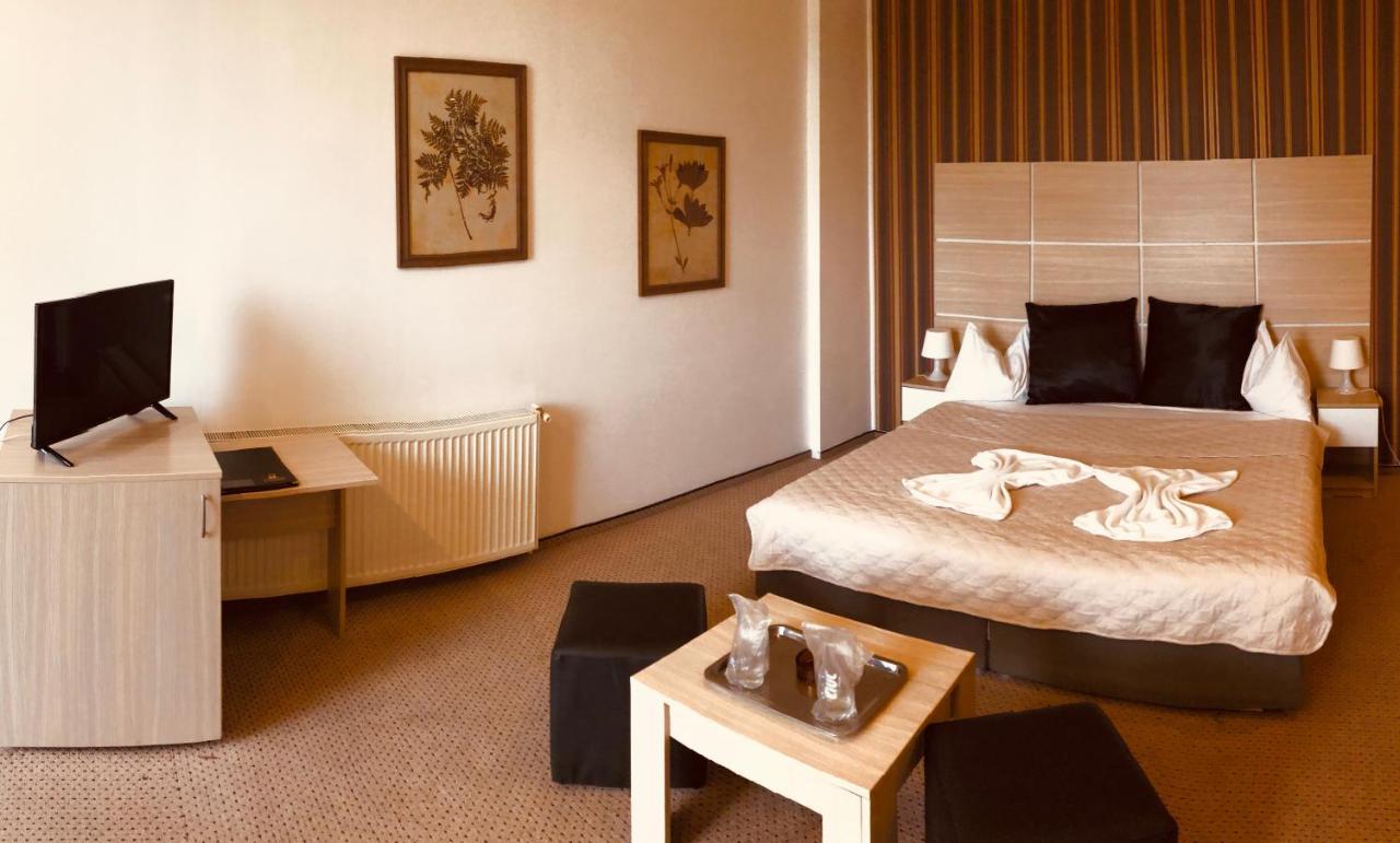 Hotel Mon Caprice Bükreş Dış mekan fotoğraf
