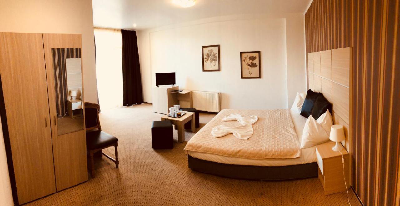 Hotel Mon Caprice Bükreş Dış mekan fotoğraf