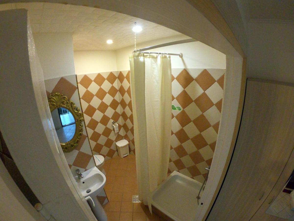 Hotel Mon Caprice Bükreş Dış mekan fotoğraf