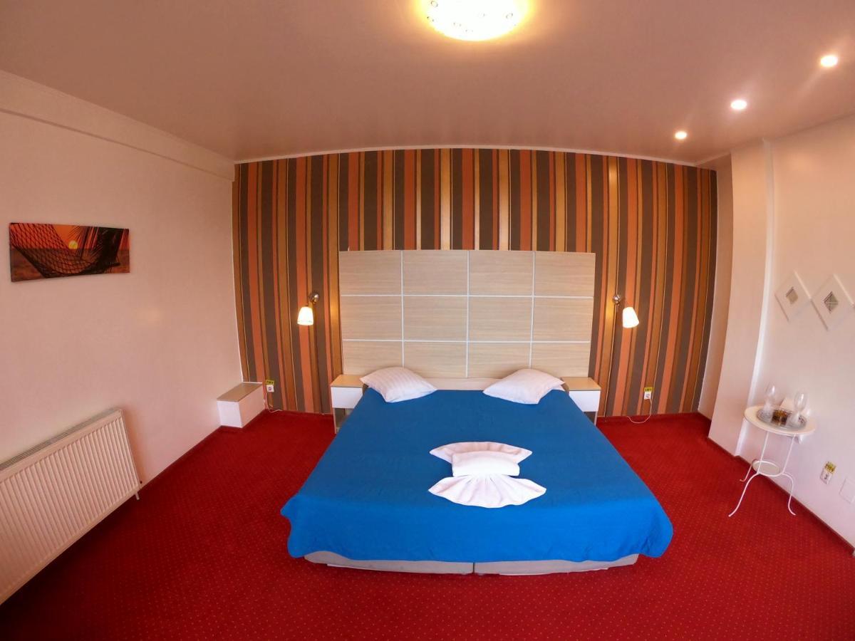 Hotel Mon Caprice Bükreş Dış mekan fotoğraf