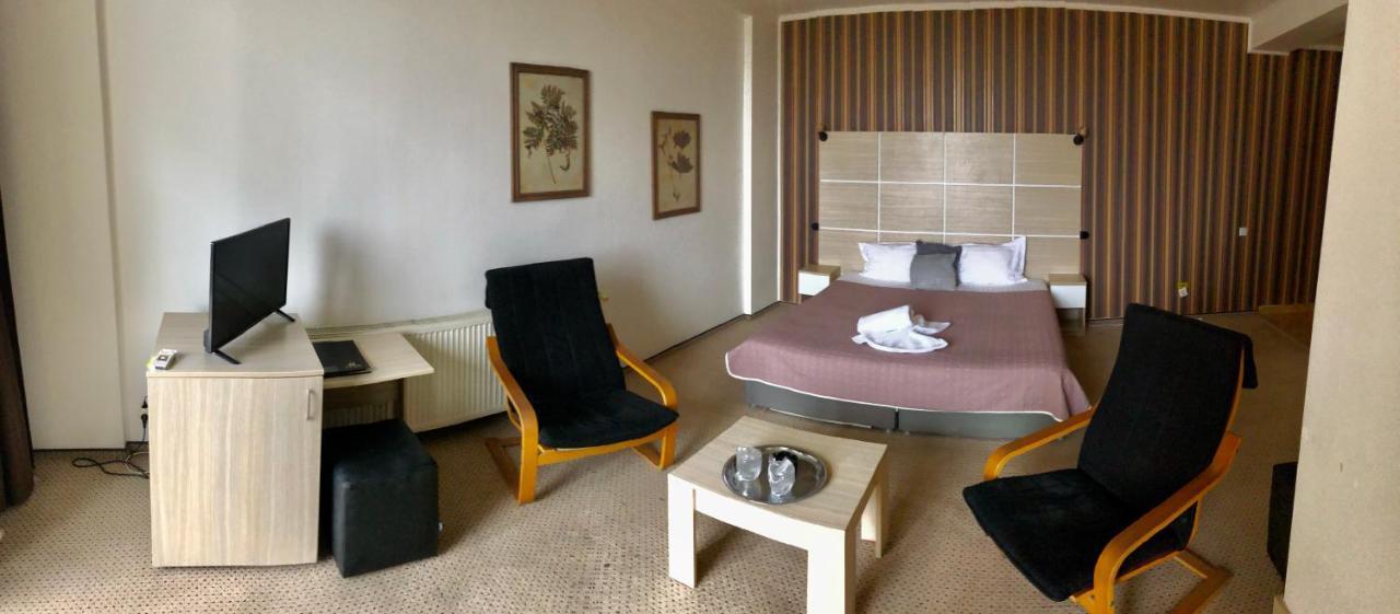Hotel Mon Caprice Bükreş Dış mekan fotoğraf