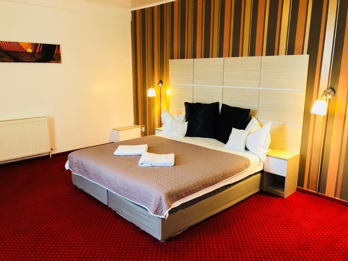 Hotel Mon Caprice Bükreş Dış mekan fotoğraf