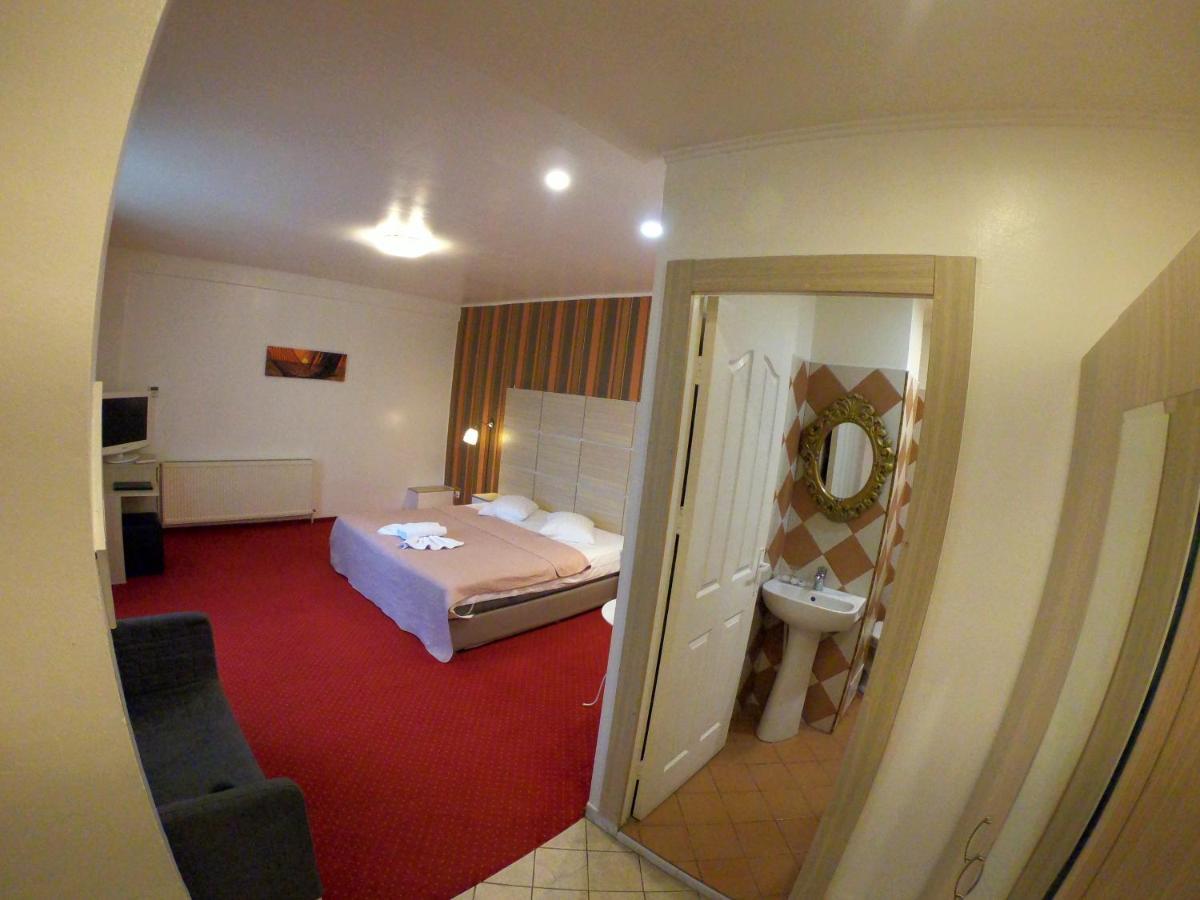Hotel Mon Caprice Bükreş Dış mekan fotoğraf