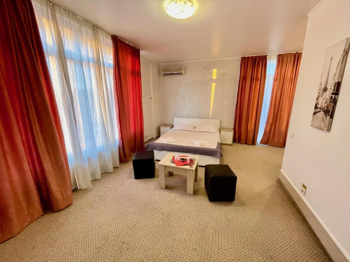 Hotel Mon Caprice Bükreş Dış mekan fotoğraf