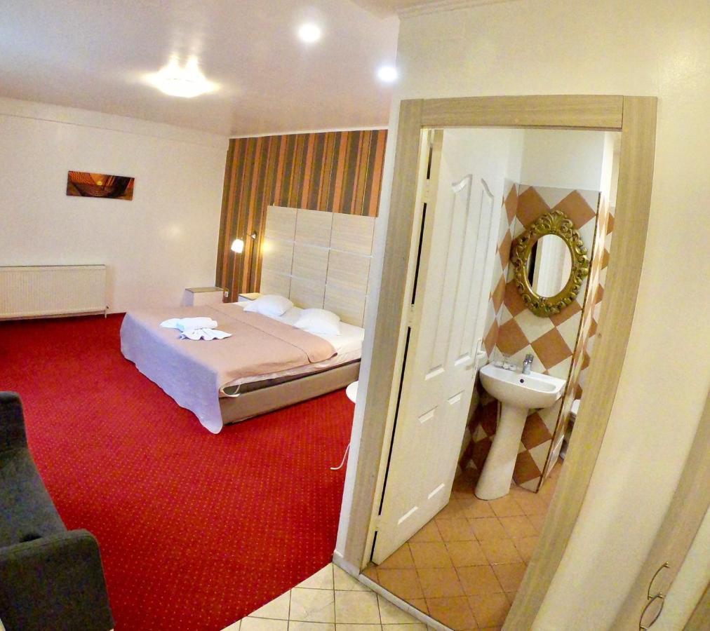 Hotel Mon Caprice Bükreş Dış mekan fotoğraf