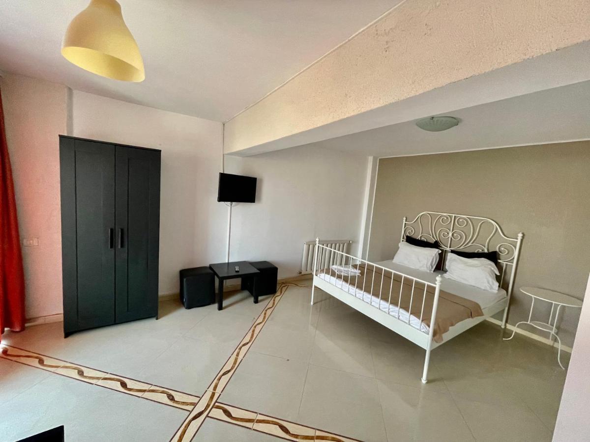 Hotel Mon Caprice Bükreş Dış mekan fotoğraf
