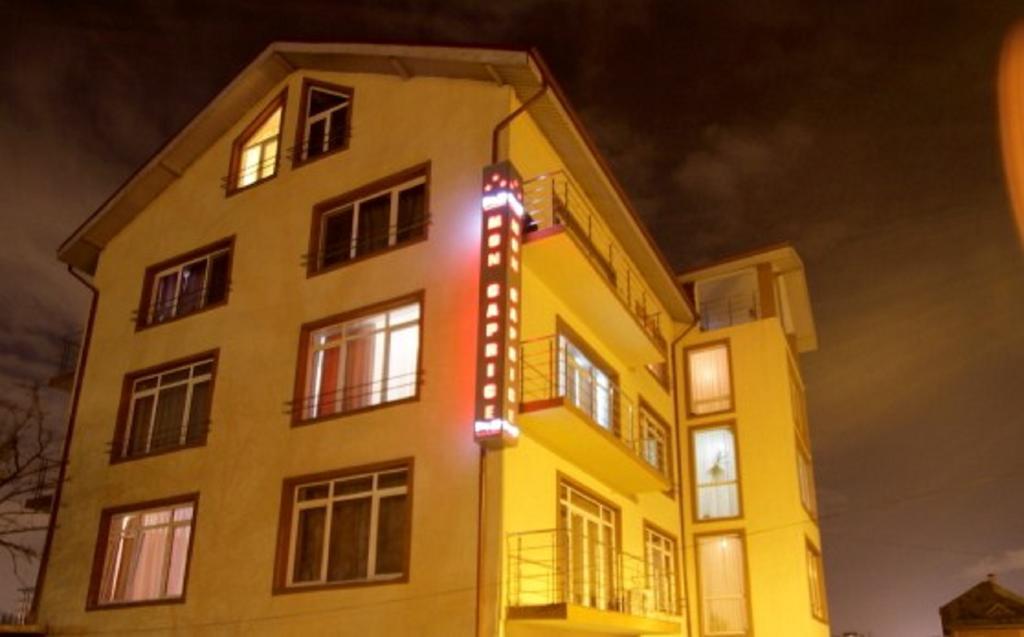 Hotel Mon Caprice Bükreş Dış mekan fotoğraf