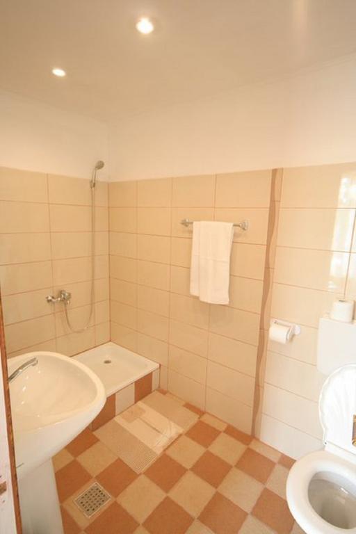 Hotel Mon Caprice Bükreş Dış mekan fotoğraf