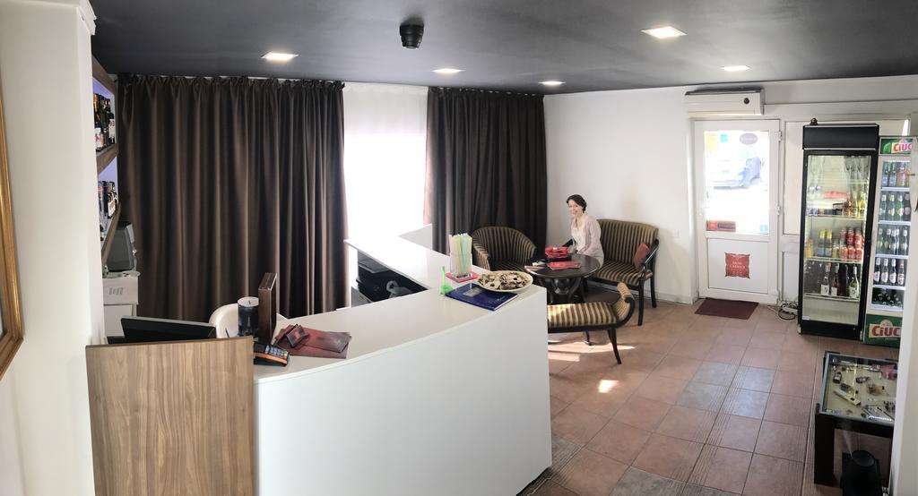 Hotel Mon Caprice Bükreş Dış mekan fotoğraf